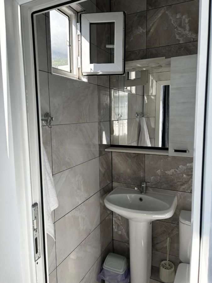 Na Shapsug Guest House Gagra Eksteriør billede