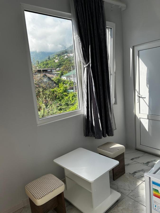 Na Shapsug Guest House Gagra Eksteriør billede